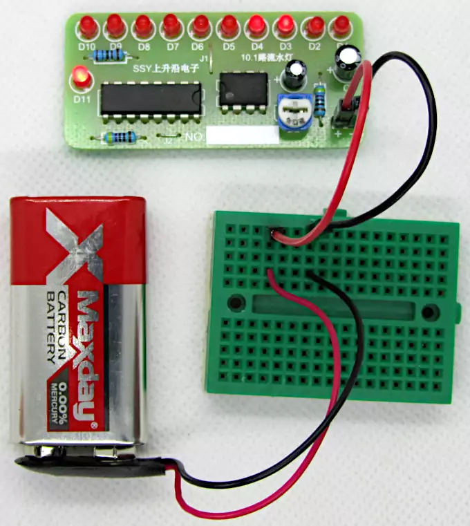 Running Light 555 4017 Kit Powered by a 9V Battery